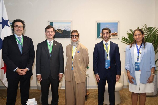 UAE Minister of State Participates in International Economic Forum in Panama