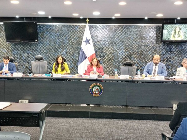 Panama's Committee to Discuss Salary Deduction for Absence
