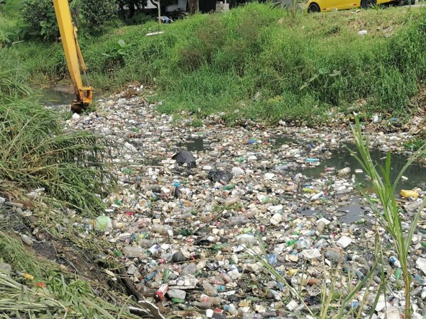 Waste Removal in Villa del Caribe Helps Prevent Flooding