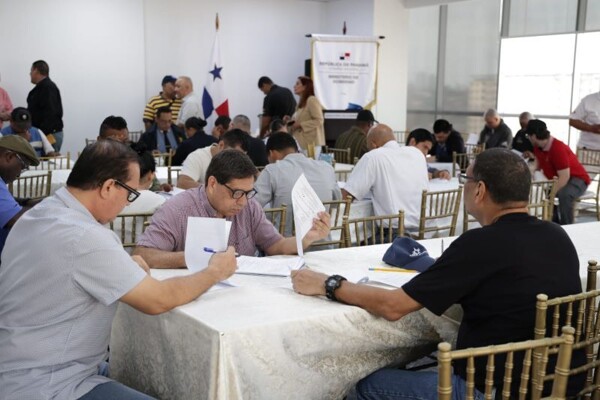 Panama: First exam for radio amateurs after 13 years