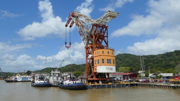 Trump Threatens to Reclaim Canal; Mulino Responds