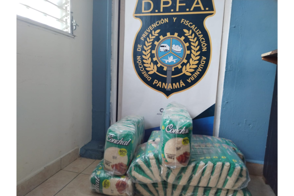 Analmo and Customs Authority combat rice smuggling in Western Panama