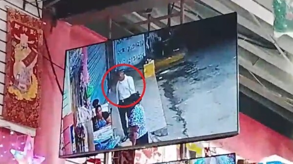 Man Leaves Child in Store for Hours