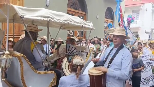 巴拿马“小巷鼓点”向民间歌手致敬