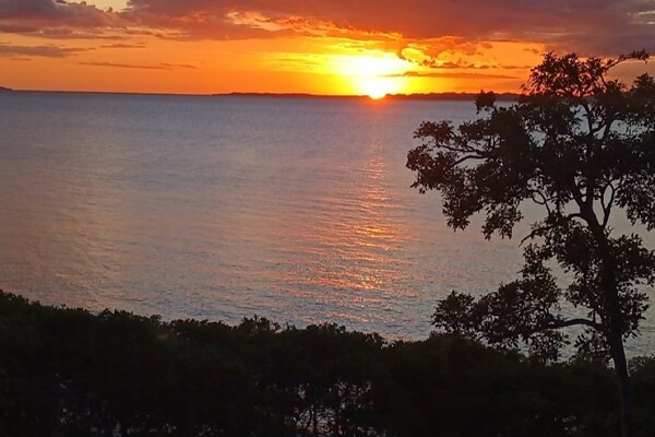 马里亚托市长寻求国际支持以推动旅游业发展