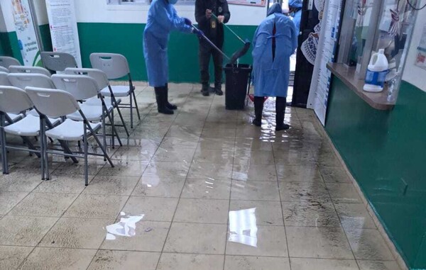 Rains flood the health center in Tocumen