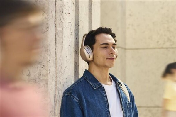 JBL Headphones: From Sound to Style